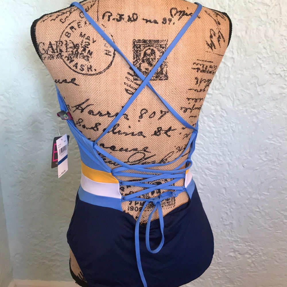 Bathing suit - Picture 4 of 5